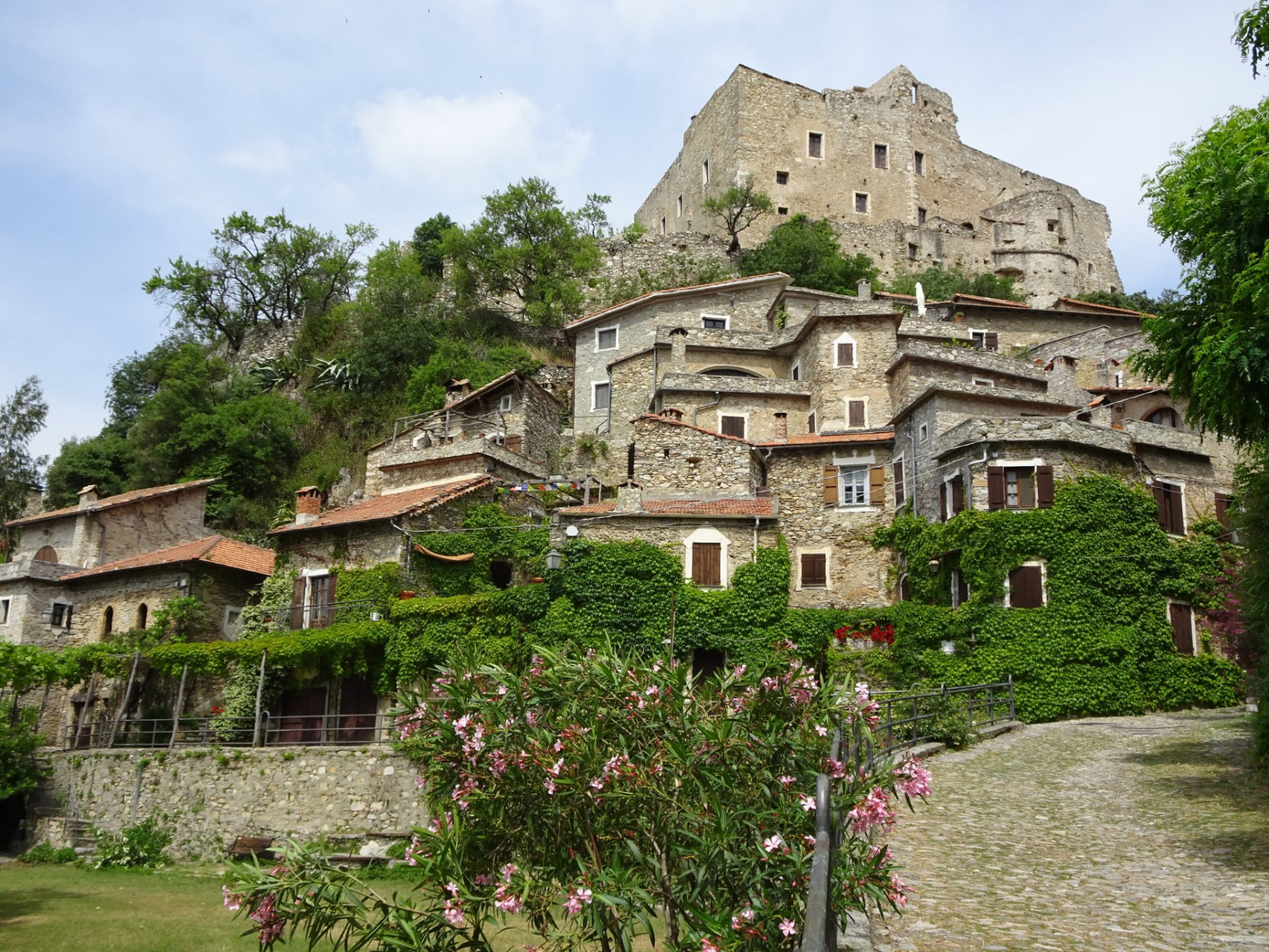 Castelveccio di Rocca Barbena