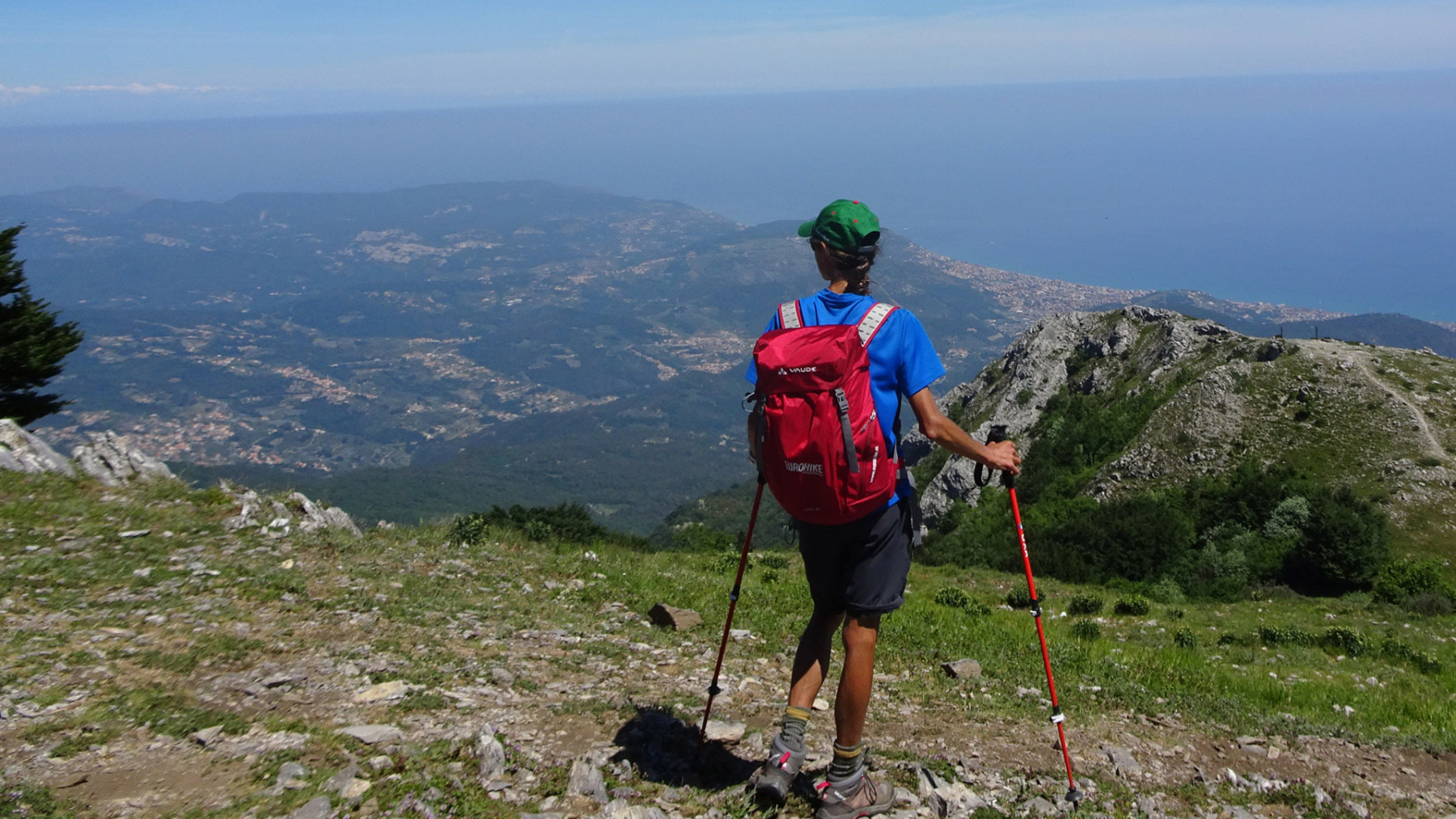 Über der Küste wandern