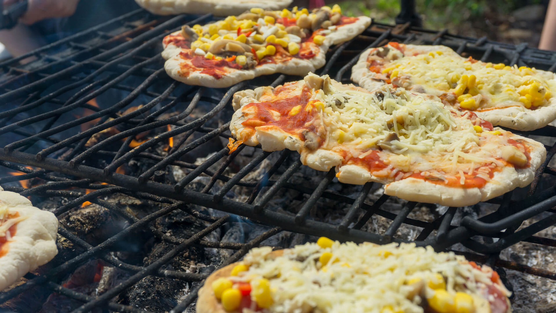 Pizza backen am Feuer