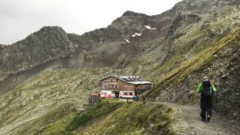 Hüttenwandern in den Alpen und Schweden