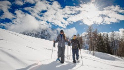 Schneeschuhwandern in den Alpen und in Lappland